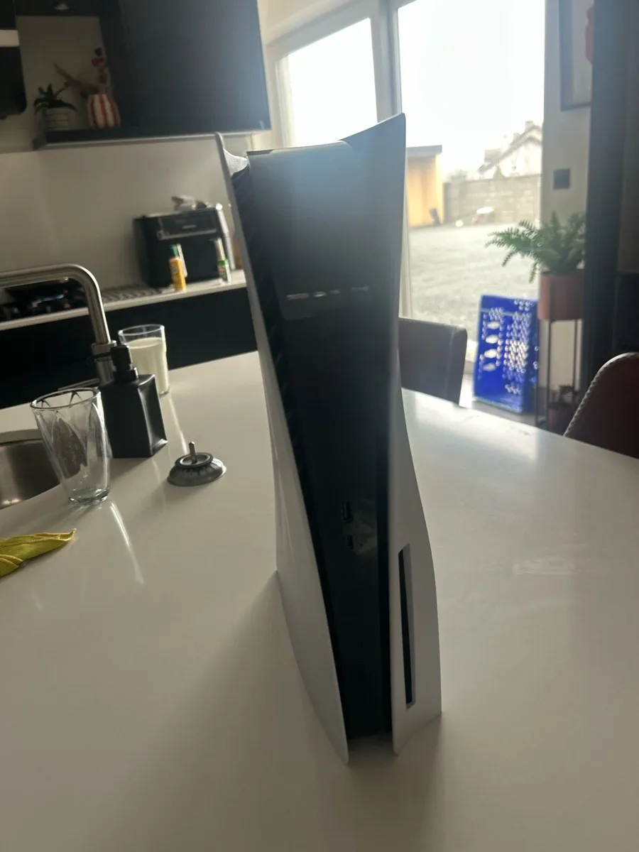 Playstation 5 - Image 2