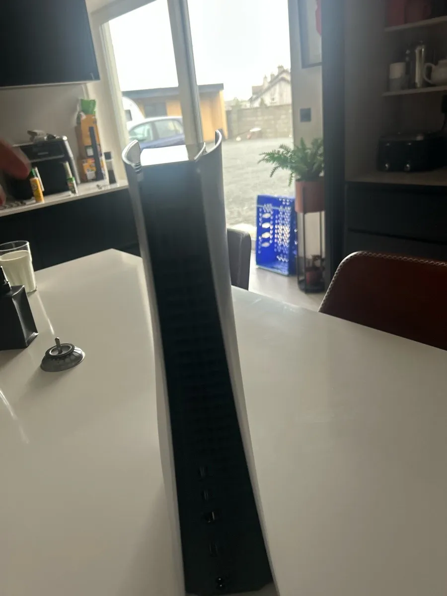 Playstation 5 - Image 4