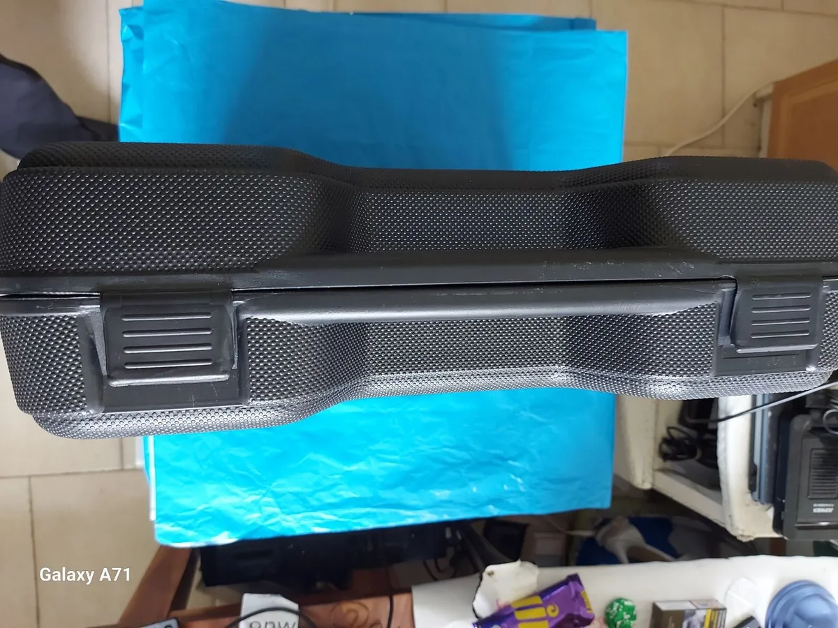 Satellite Dish with accessories in Carry Case - Image 2