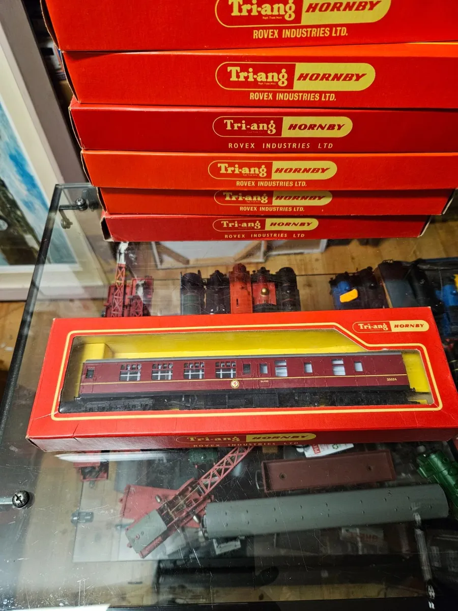 Hornby OO Gauge Carraige