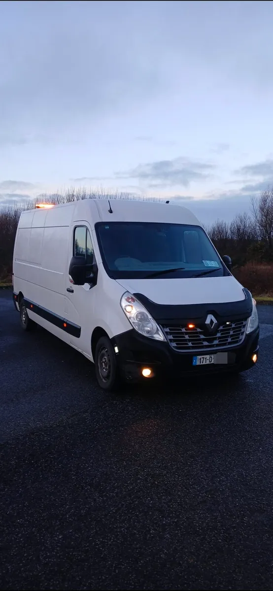 Renault master mobile fitter van - Image 1