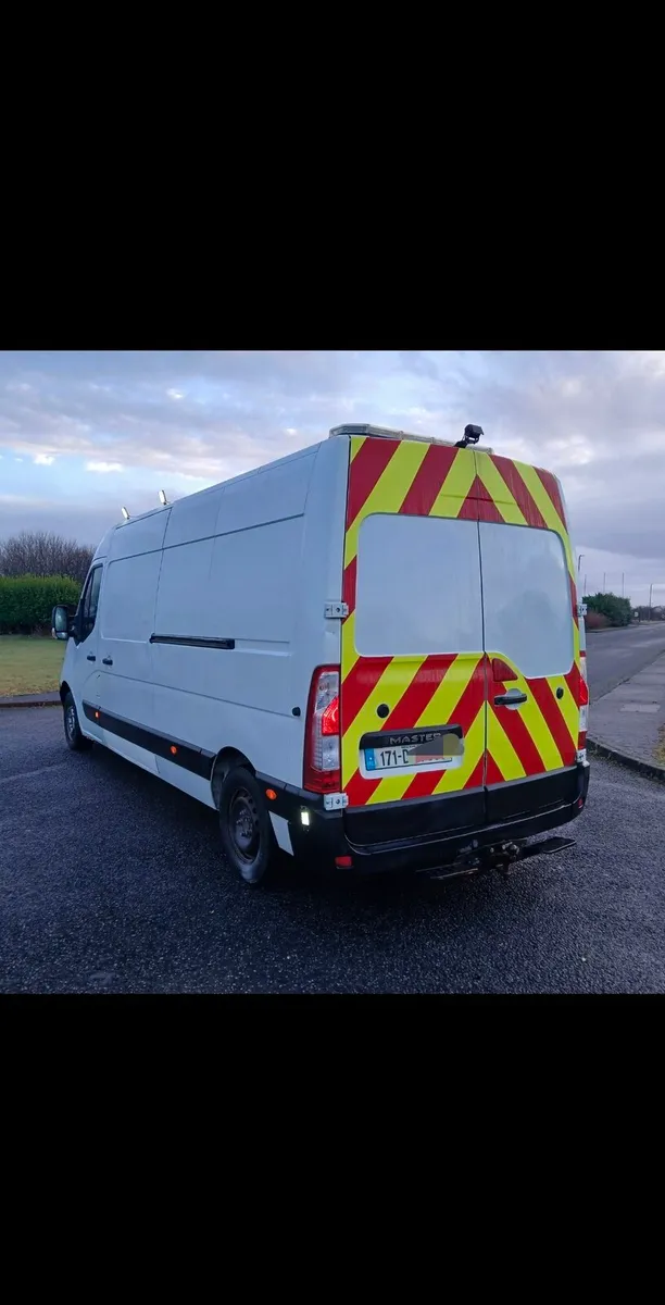 Renault master mobile fitter van - Image 3