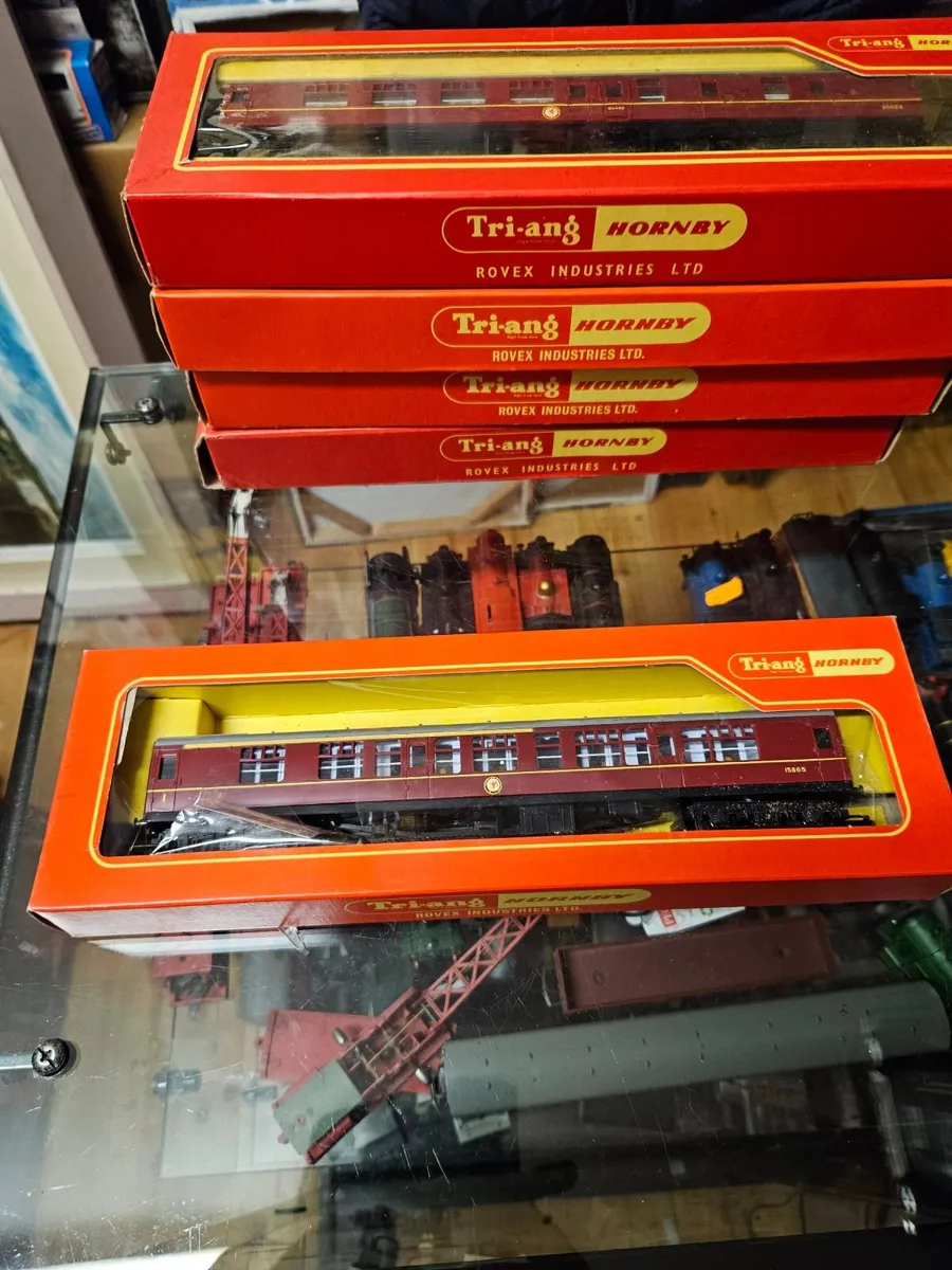 Hornby OO Gauge Carraige