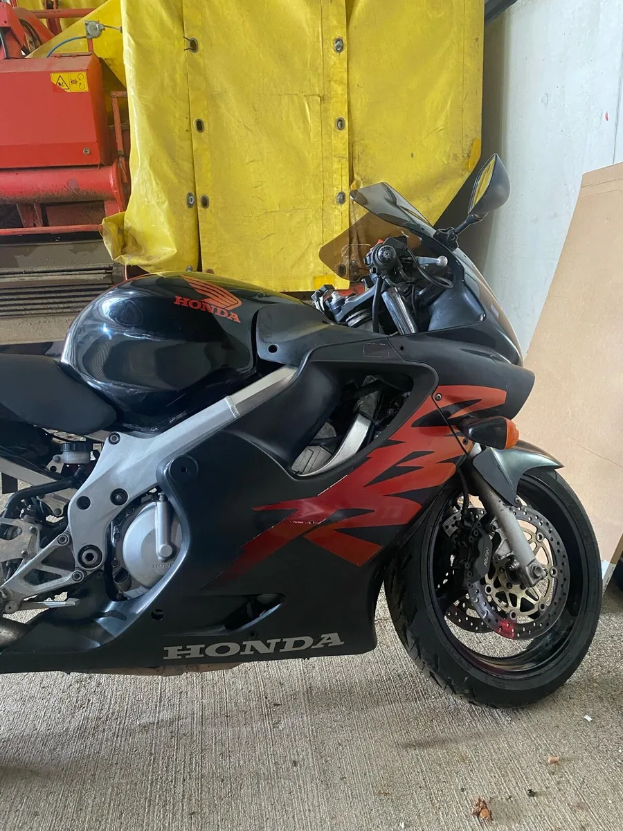 Honda CBR 600F4 - Image 3