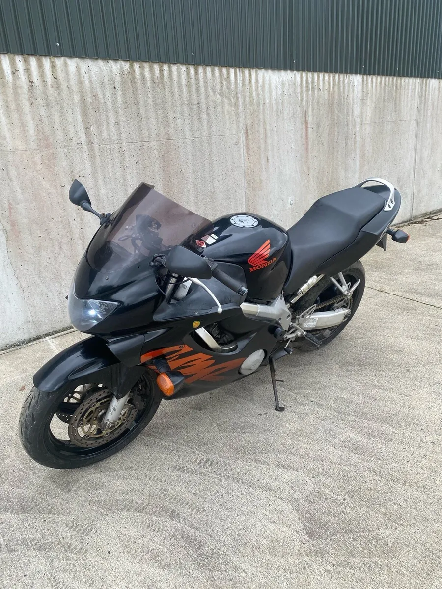 Honda CBR 600F4 - Image 2