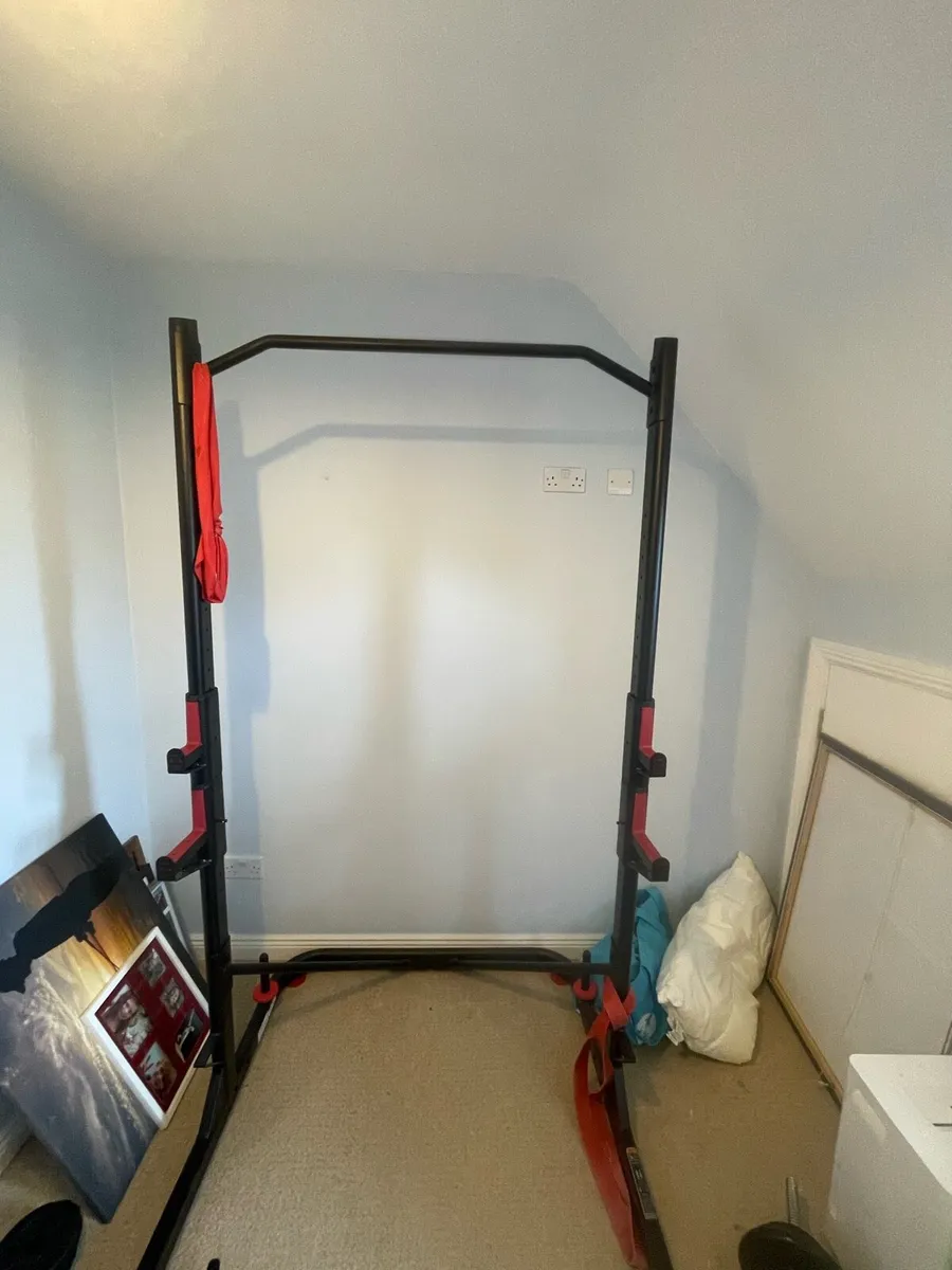 Squat rack/ pull up bar - Image 1