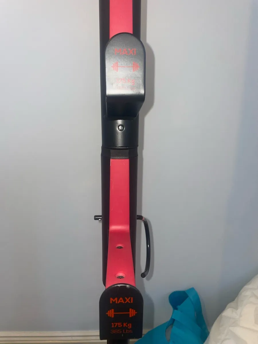 Squat rack/ pull up bar - Image 2