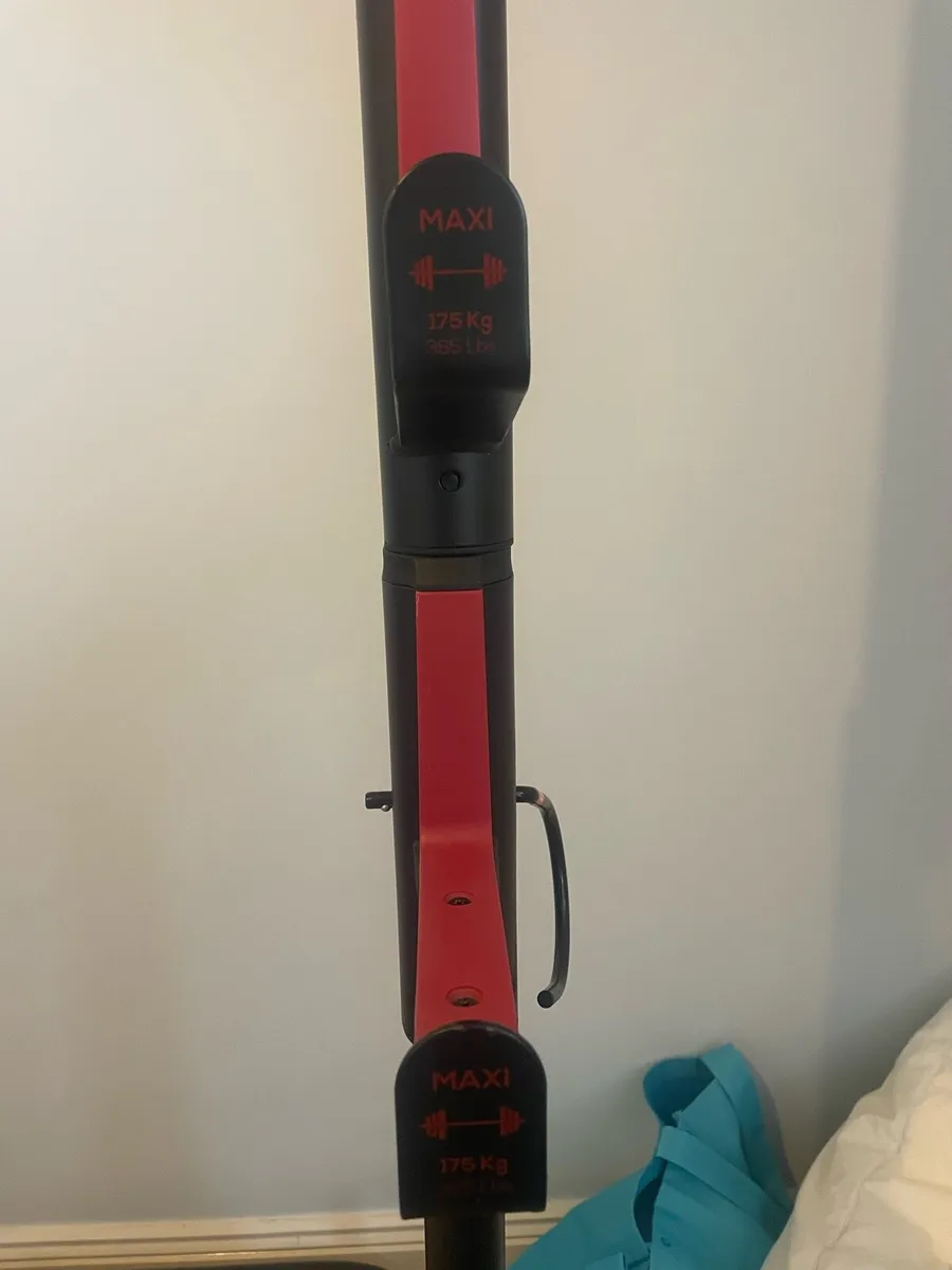 Squat rack/ pull up bar - Image 3