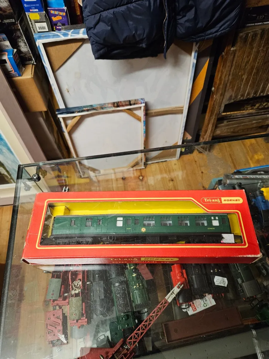 Hornby OO Gauge Carraige