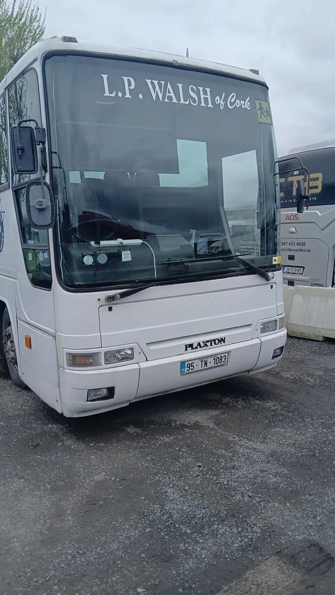 Volvo 400 Series 1995 - Image 1