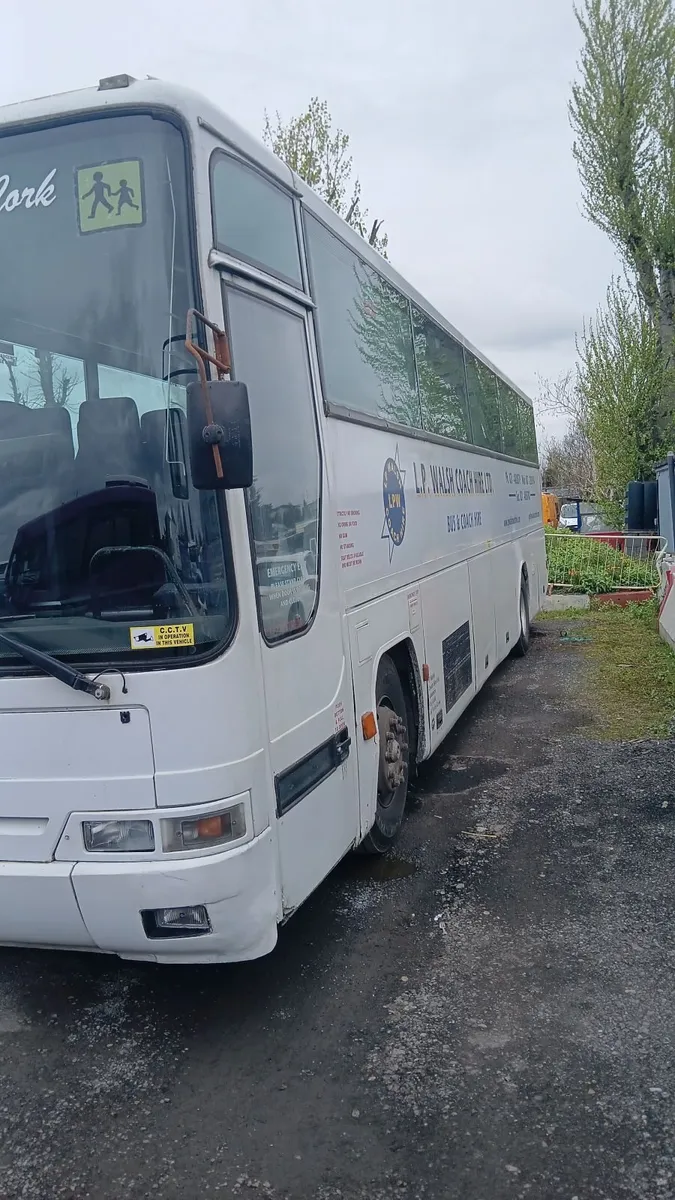 Volvo 400 Series 1995 - Image 2