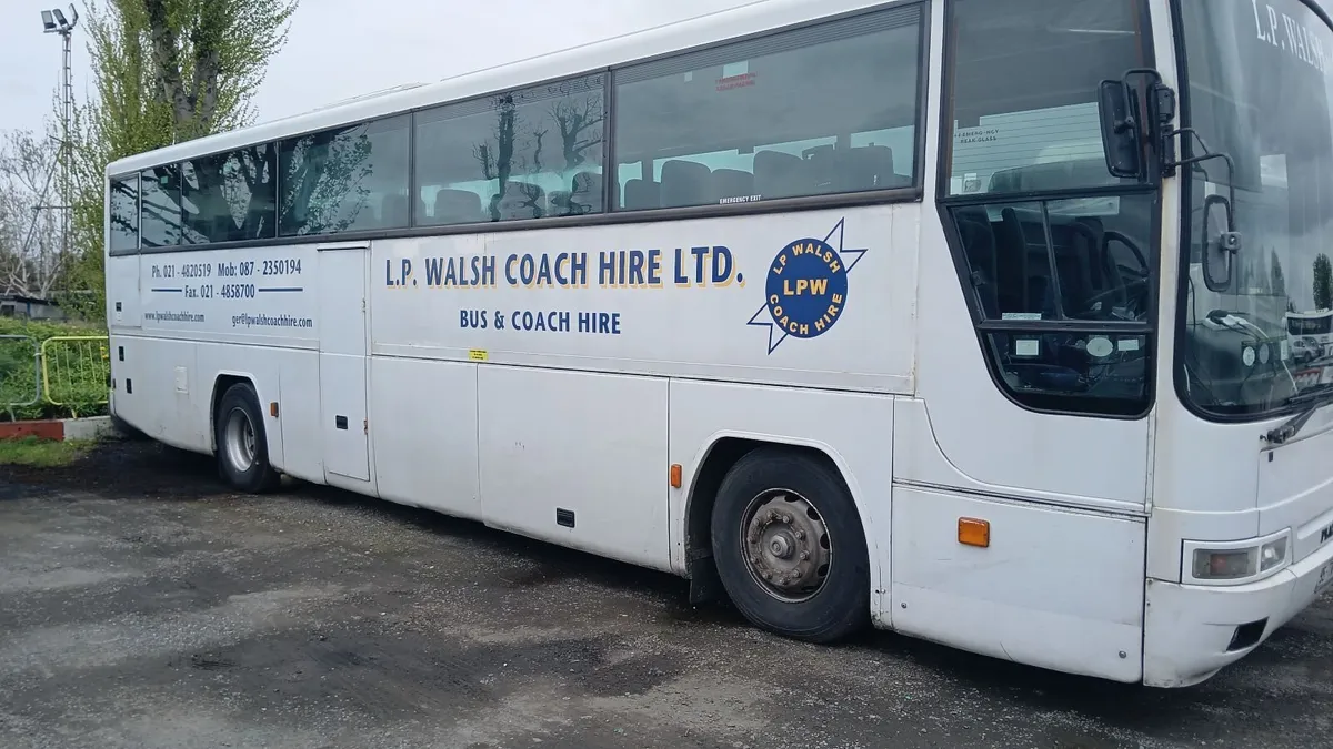 Volvo 400 Series 1995 - Image 3