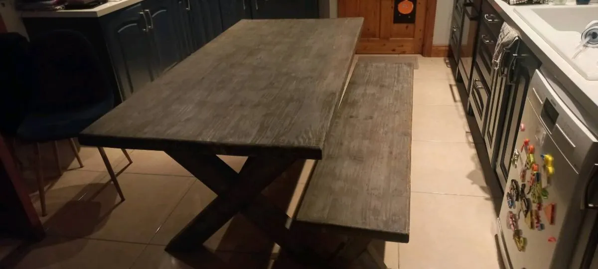 Dining table - Image 2