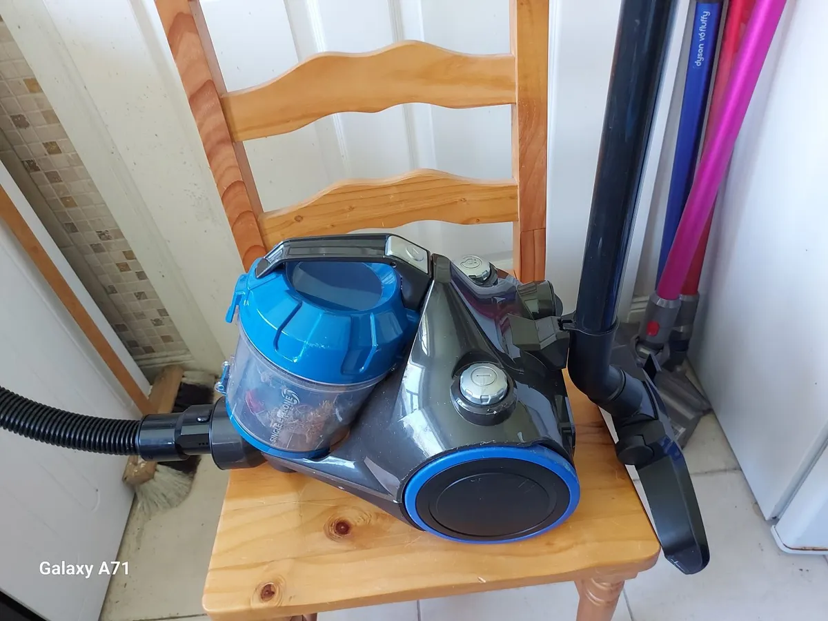 Morphy Richards Vacuum Cleaner excellent condition - Image 1