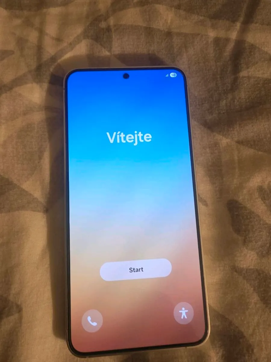 Samsung phone - Image 1