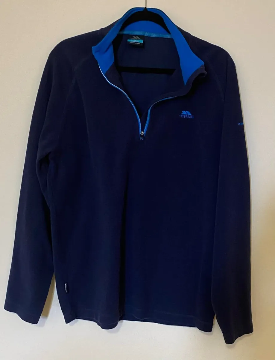 Trespass active-wear fleece 1/4 zip size large - Image 1