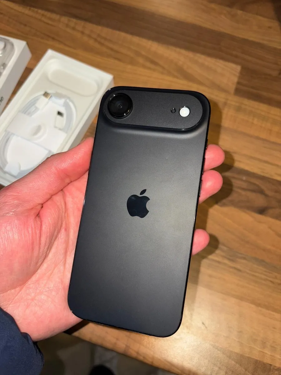 iPhone Air - Boxed as new with extras - Image 2