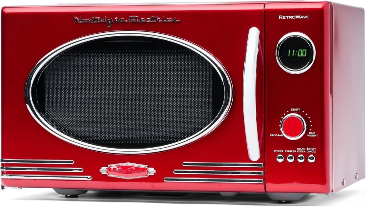 Retro Countertop Microwave Oven - Large 800-Watt - Image 1