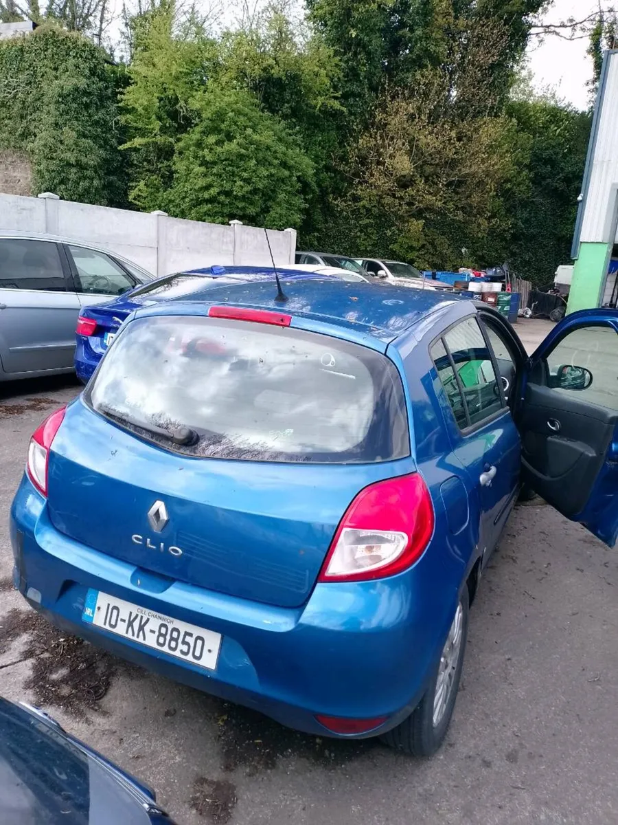 Renault Clio 2010 read add - Image 3