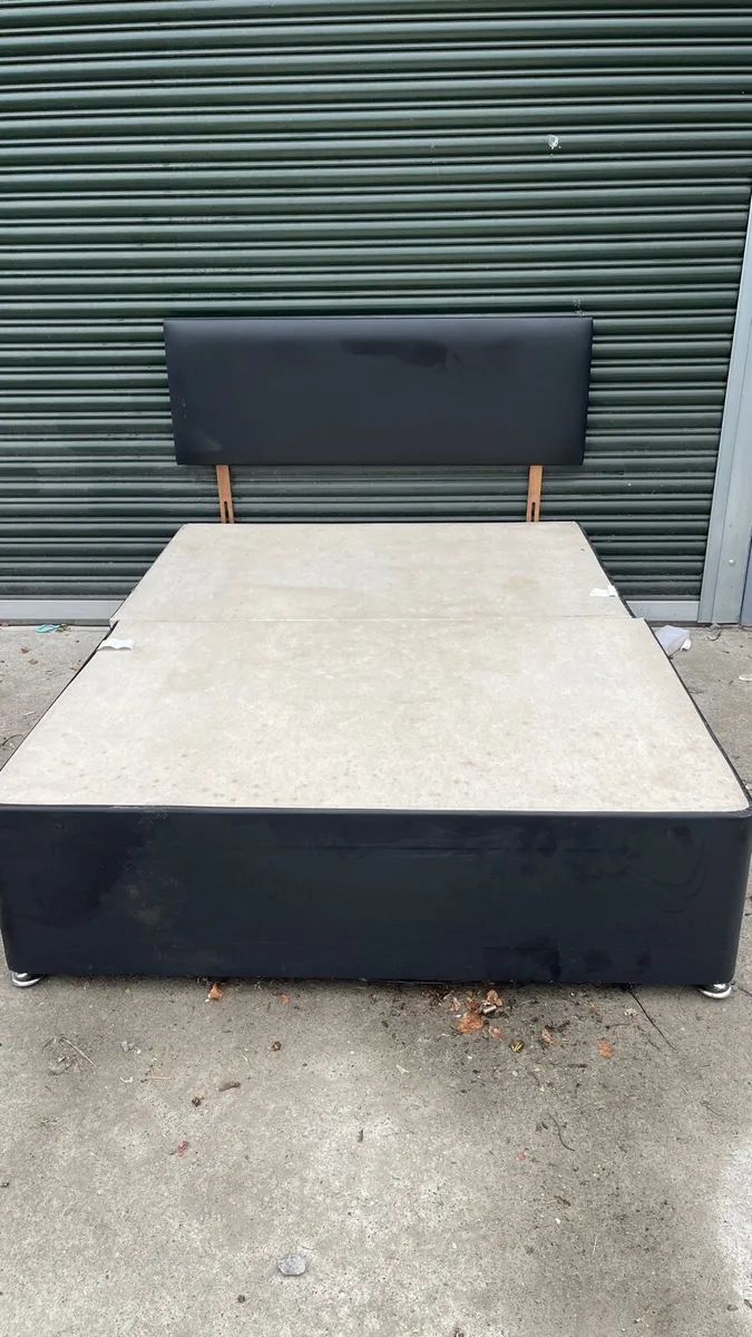 Double bed - Image 1