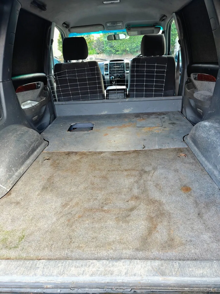 Toyota Land Cruiser 2006 - Image 2