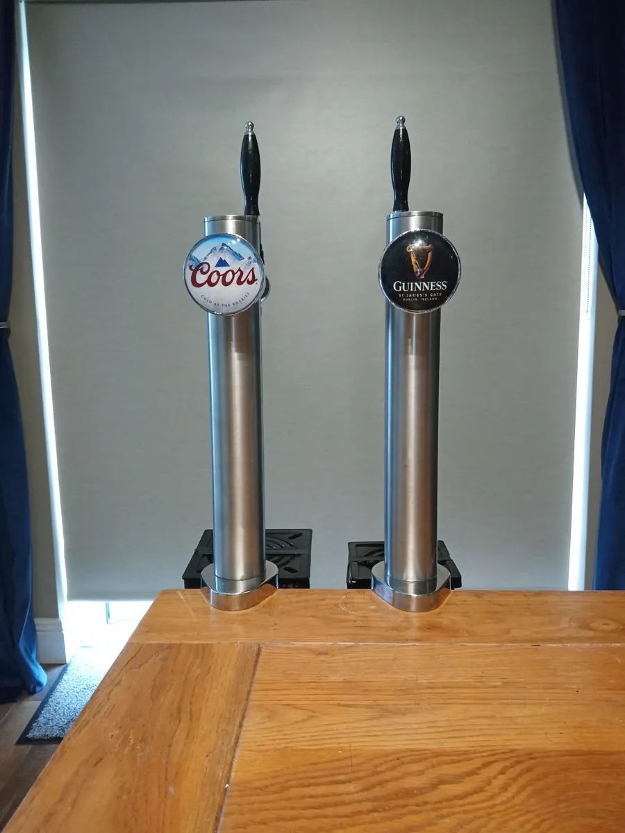 Beer cooler and taps - Image 1