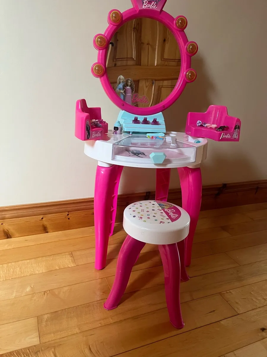 Barbie Vanity Table