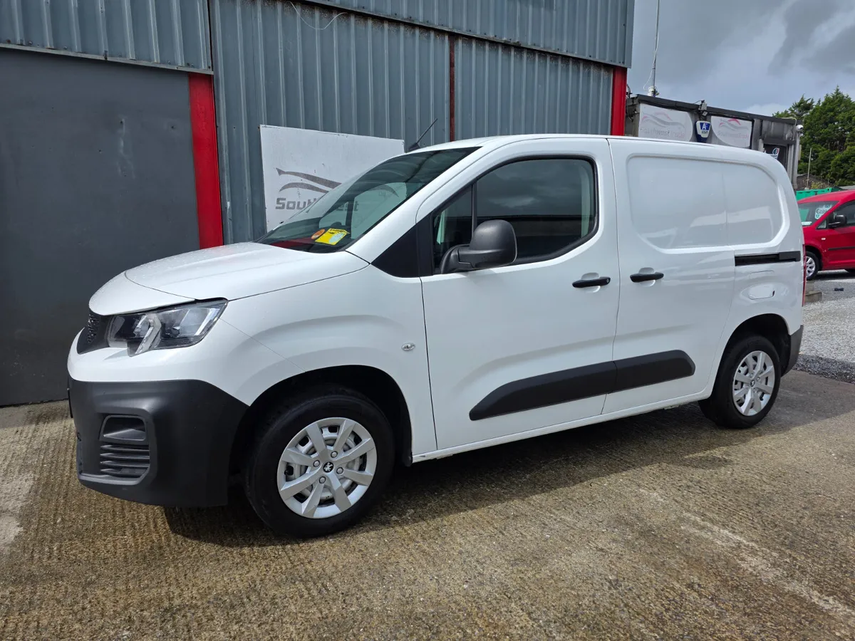 2022 (221) Peugeot Partner **DOE 01-27** - Image 1
