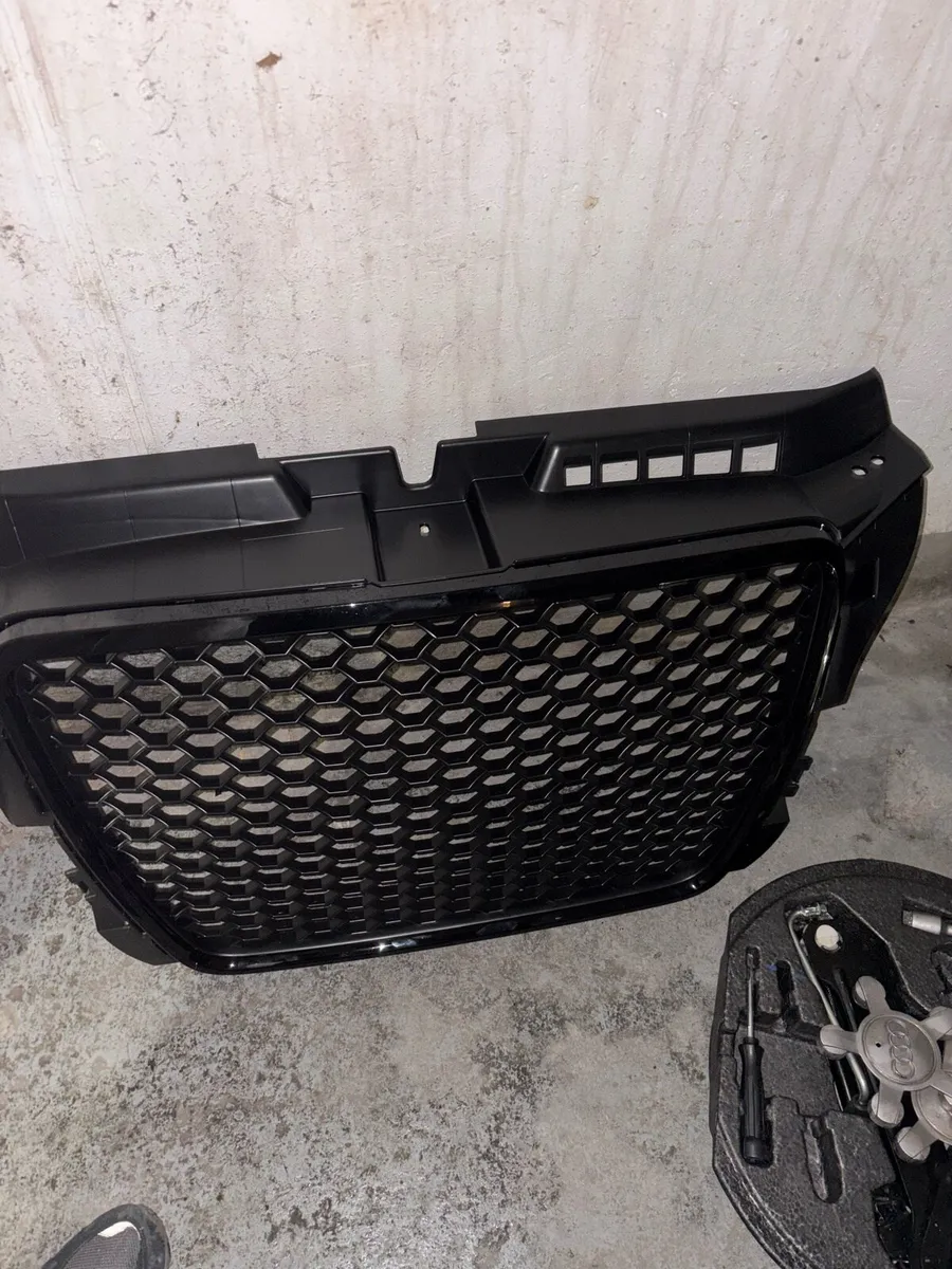 Audi a3 8p honey comb grill - Image 1