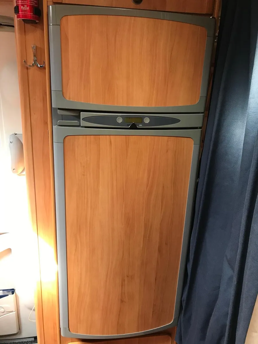 Renault 2.5ltr Adria Izola S687SP - Image 4