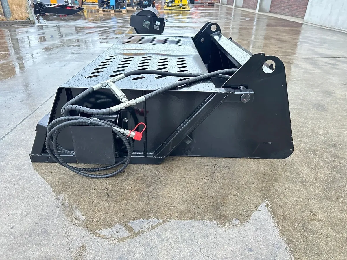 Stone picker bucket - Image 1