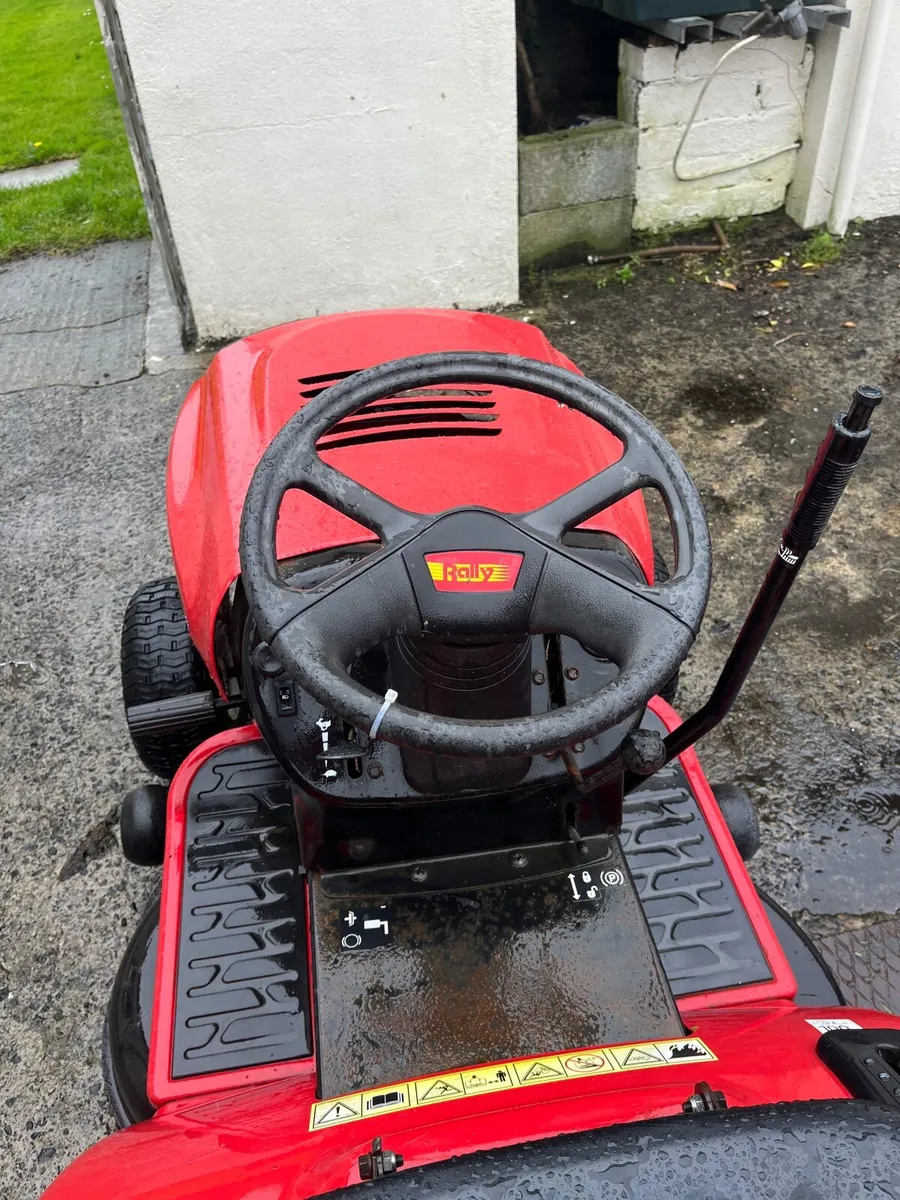 Ride on lawnmower - Image 2