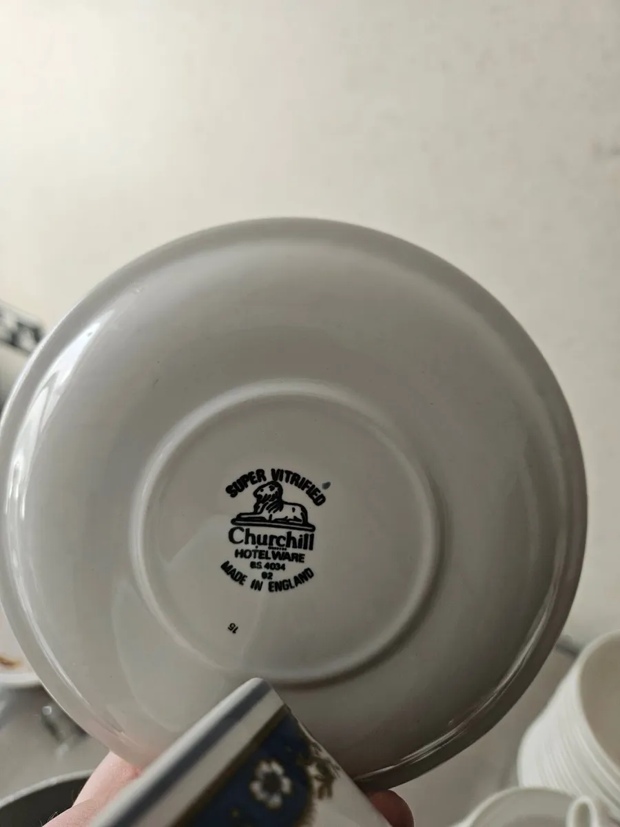 Vintage Churchill blue & gold cups and saucer’s - Image 2