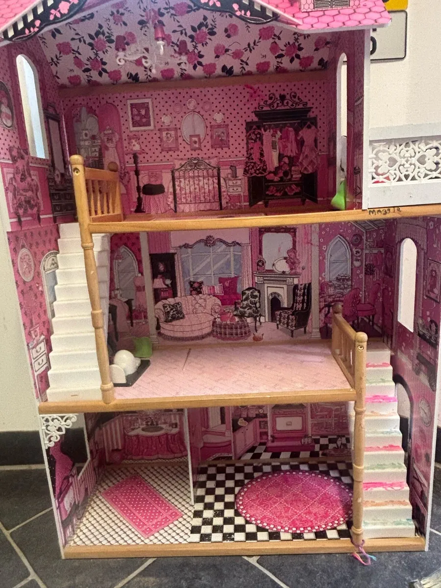 Dolls house - Image 2