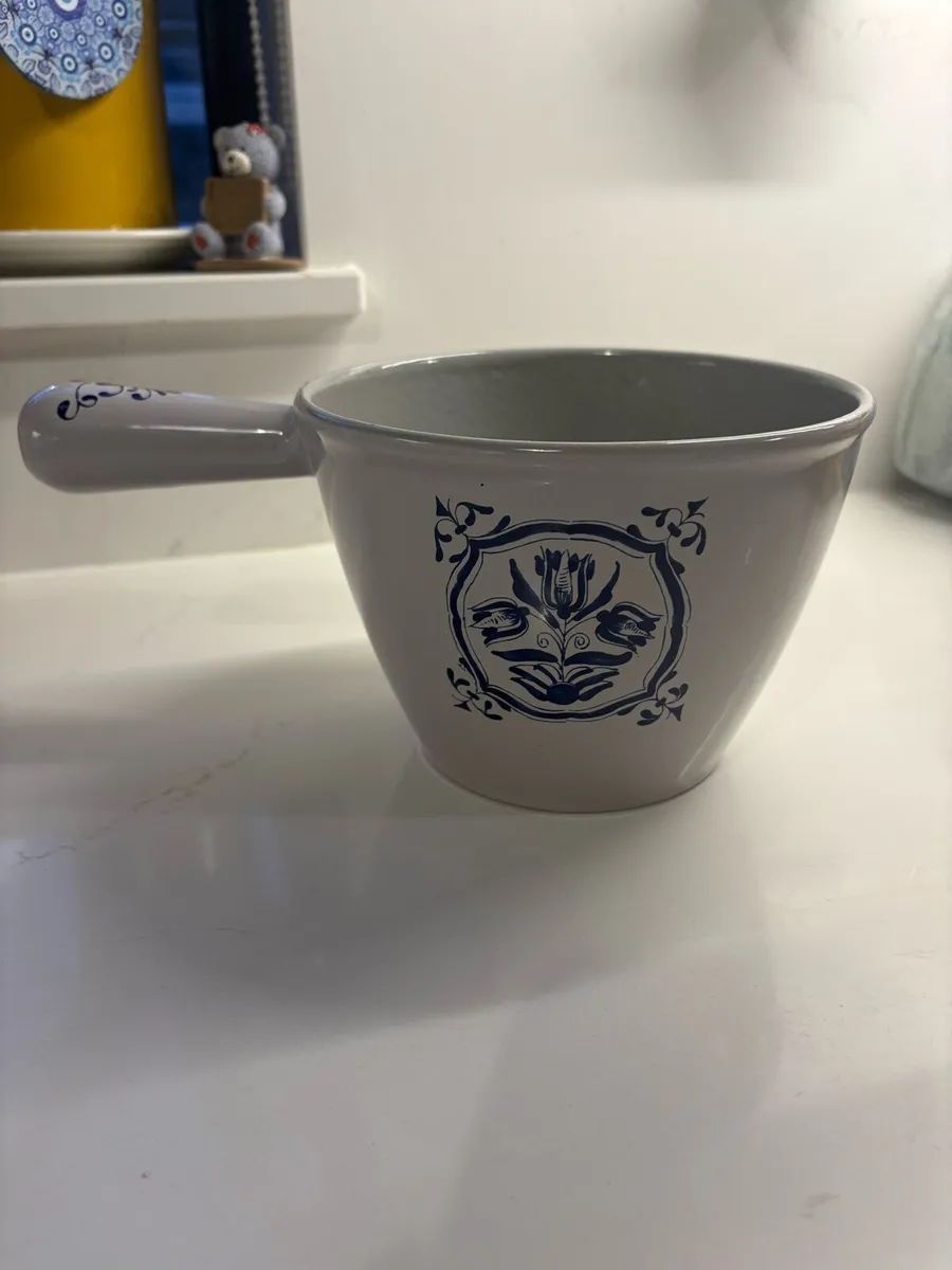 Le creuset cast iron Windsor pot - Image 2