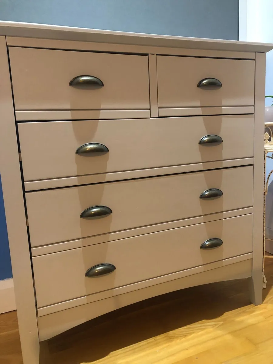 Chest of drawers - Image 1