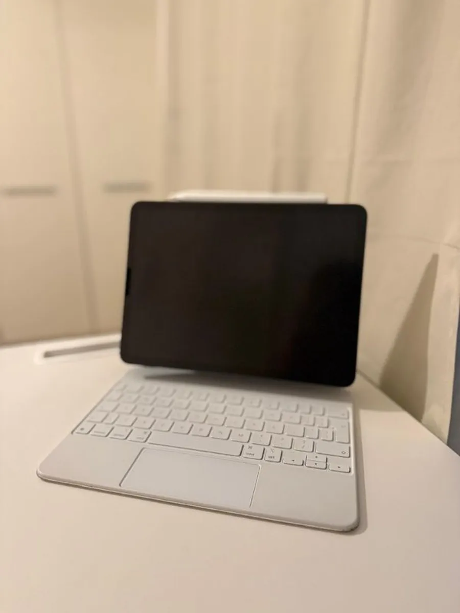 IPad Air 5th Generation 64GB Grey - Image 2