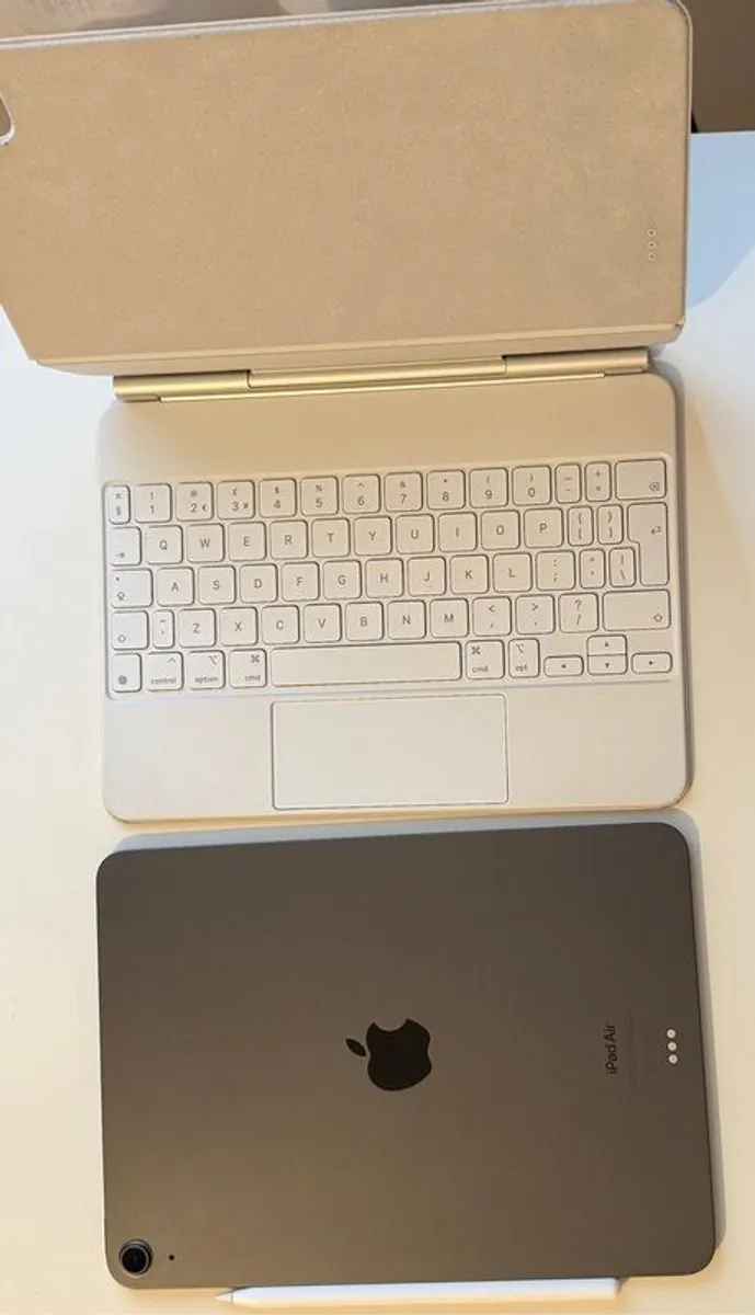 IPad Air 5th Generation 64GB Grey - Image 4