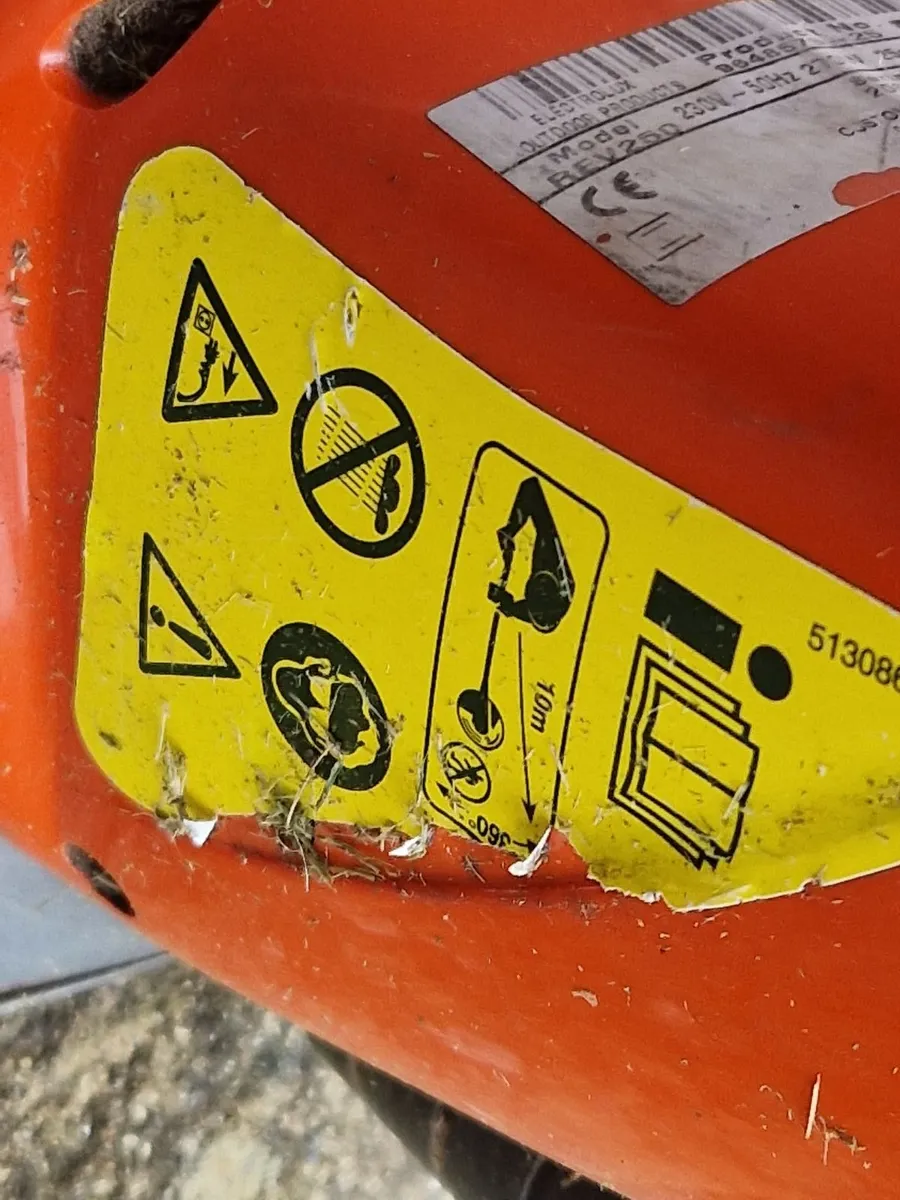 FLYMO Revolution 2500 Auto Feed Electric Strimmer - Image 2