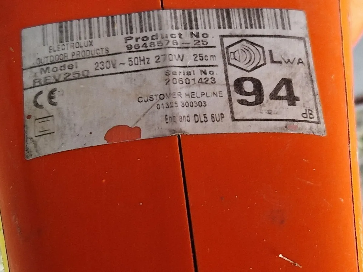 FLYMO Revolution 2500 Auto Feed Electric Strimmer - Image 3