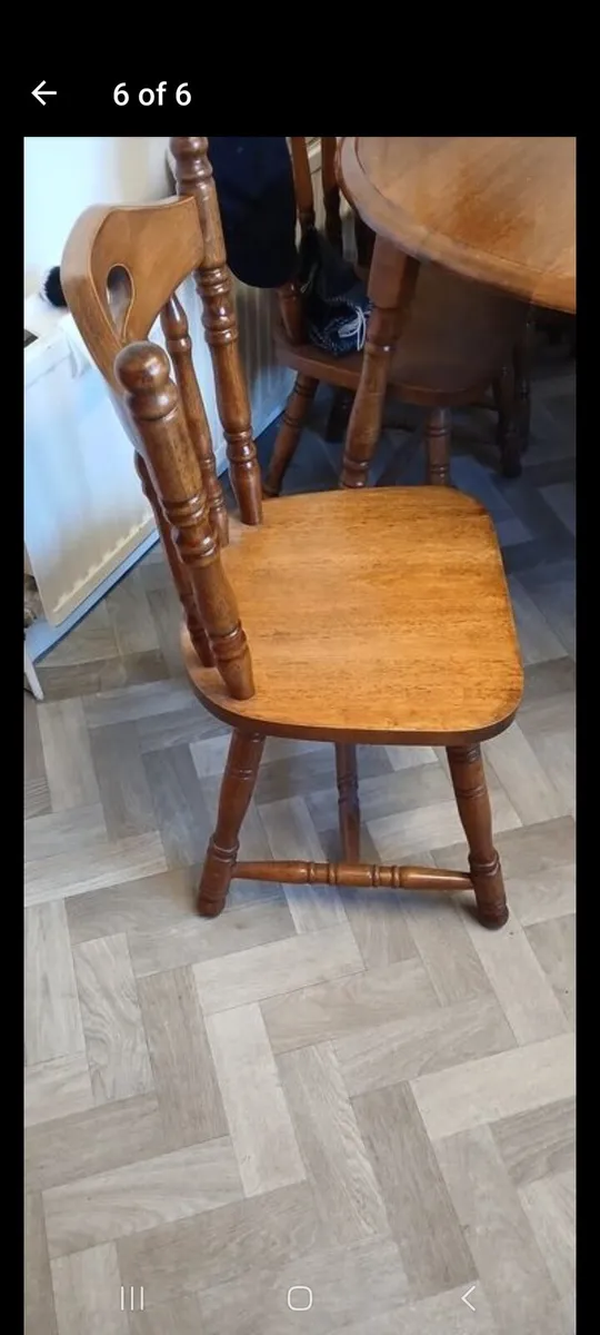 Kitchen table and chairs - Image 1