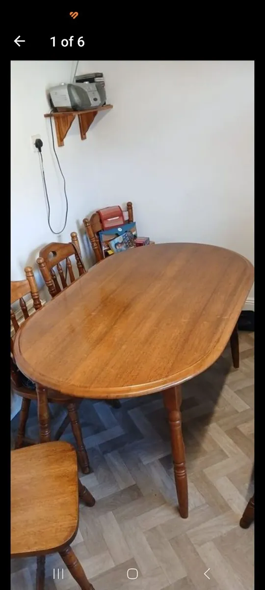 Kitchen table and chairs - Image 2