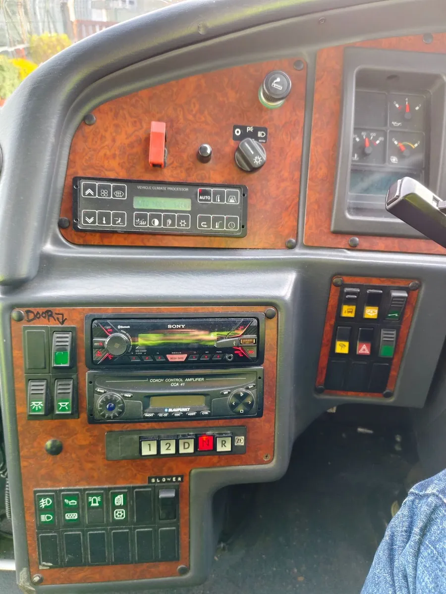 Volvo Other 2002 - Image 2