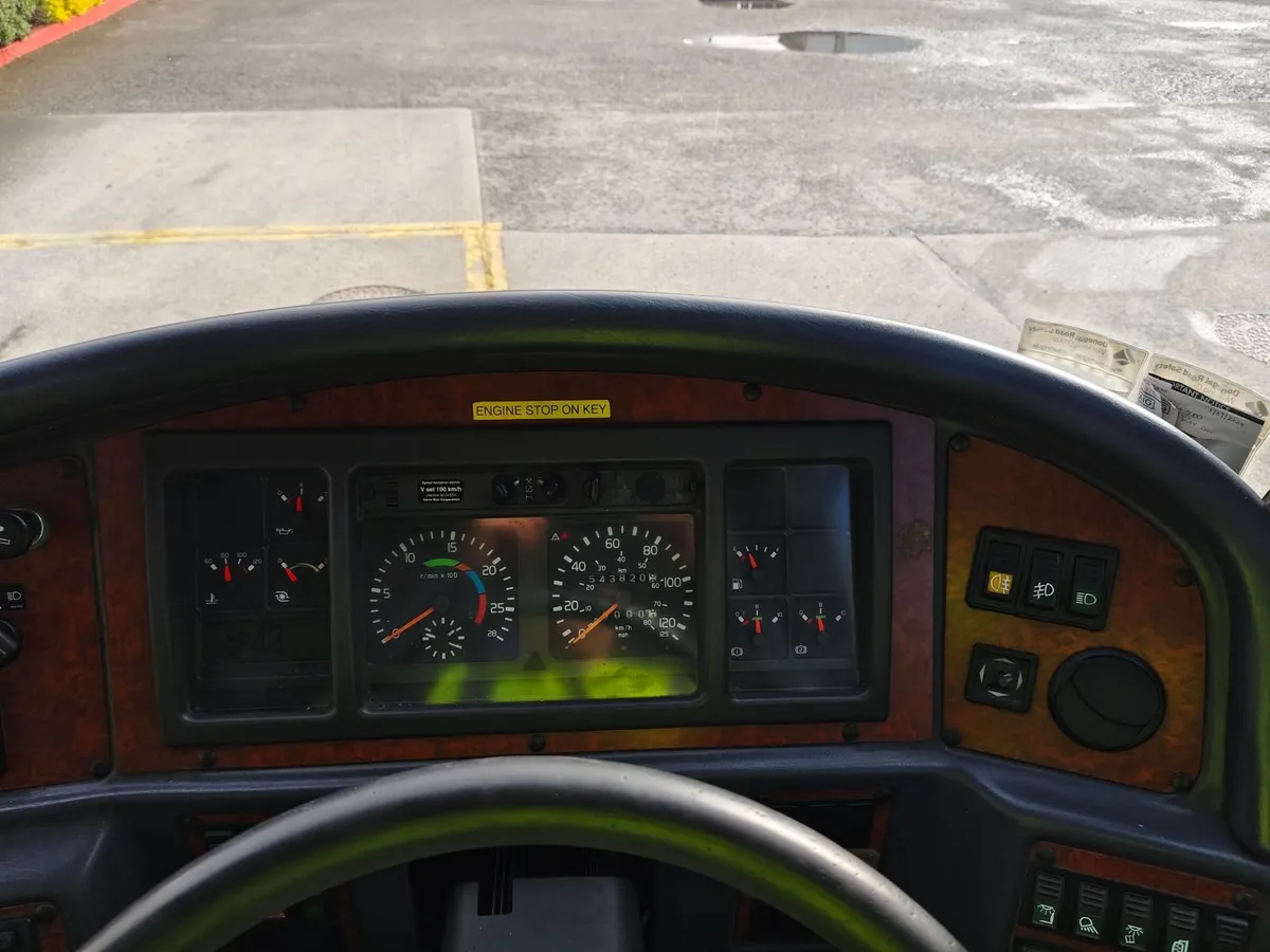 Volvo Other 2002 - Image 3