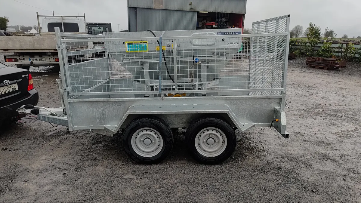 Tolmet fertiliser spreader - Image 3