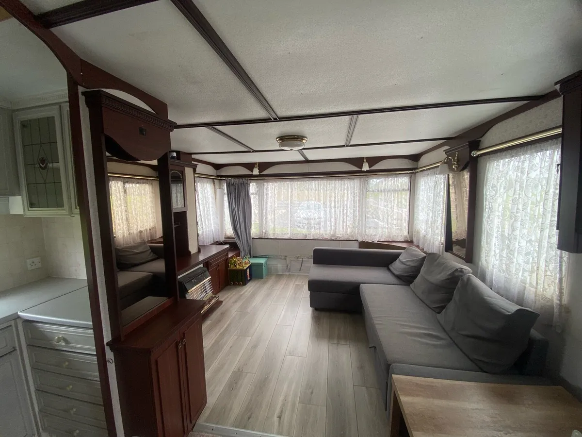 Mobile home - Image 1