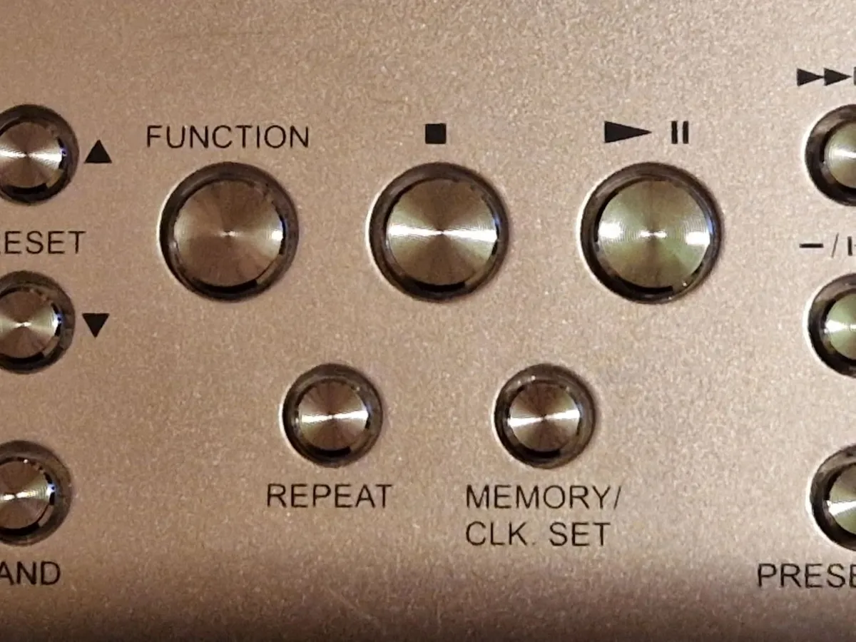 Logik LM100U Hifi Stereo System with Remote Contro - Image 3