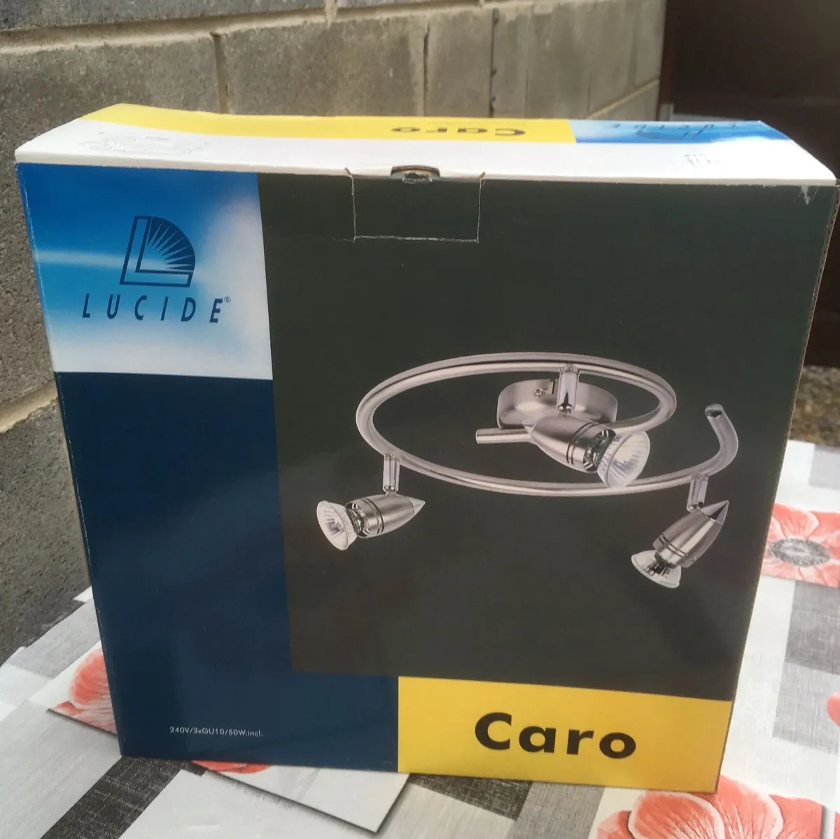 BRAND NEW in Box 3 Way Ceiling Light - Image 1