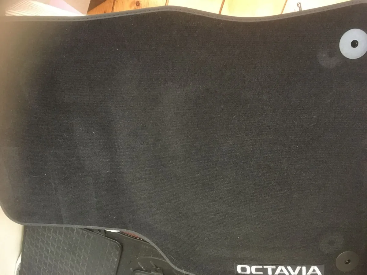 Brand New Skoda Octavia Car Mat Set 2024 Model - Image 4