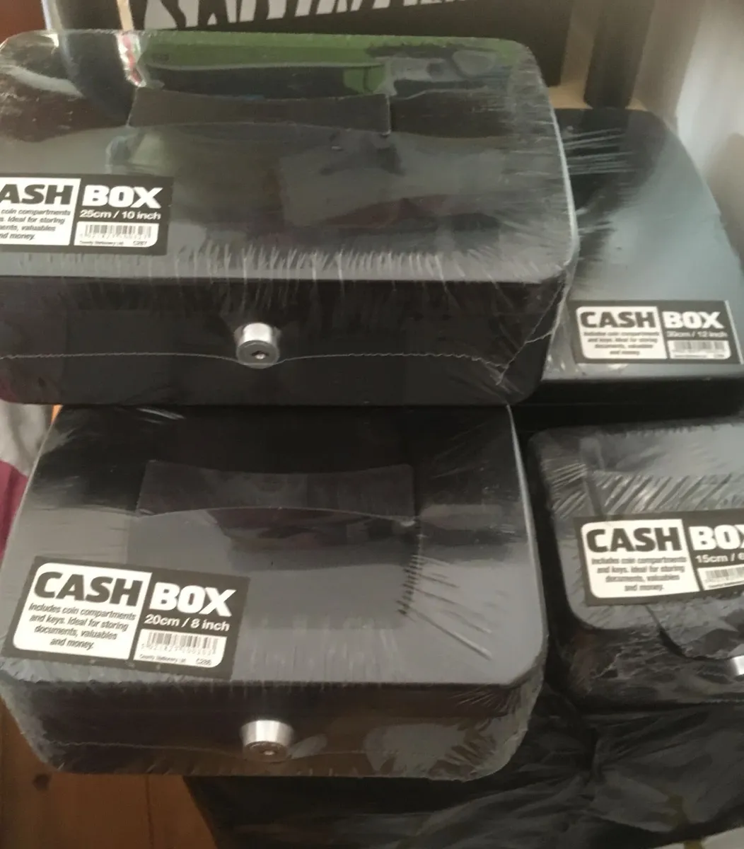 NEW SEALED Set of 4 Cash Boxes with Keys - Image 1